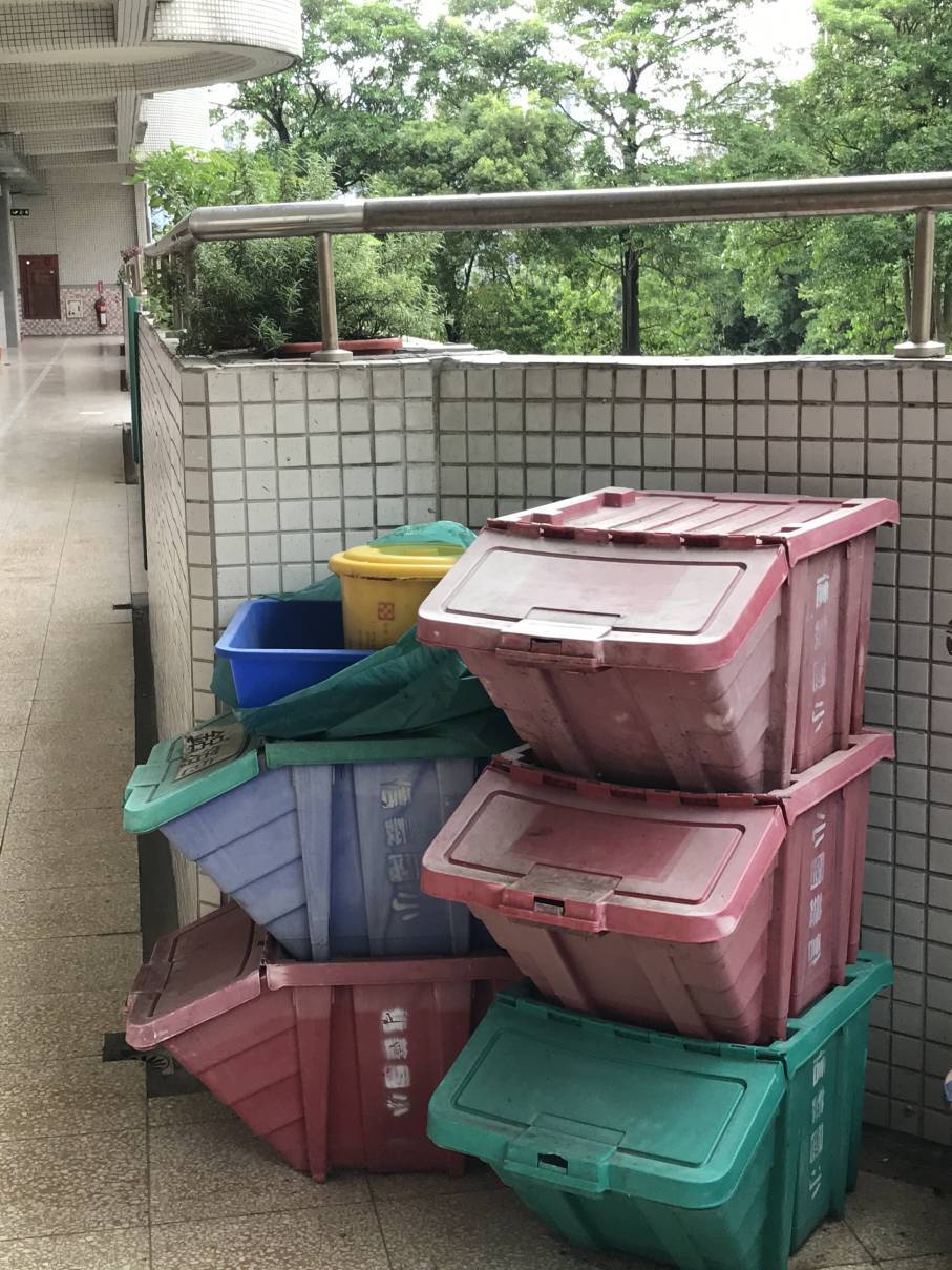 堆肥箱放置走廊並無孳生大量蚊蠅或有異味。